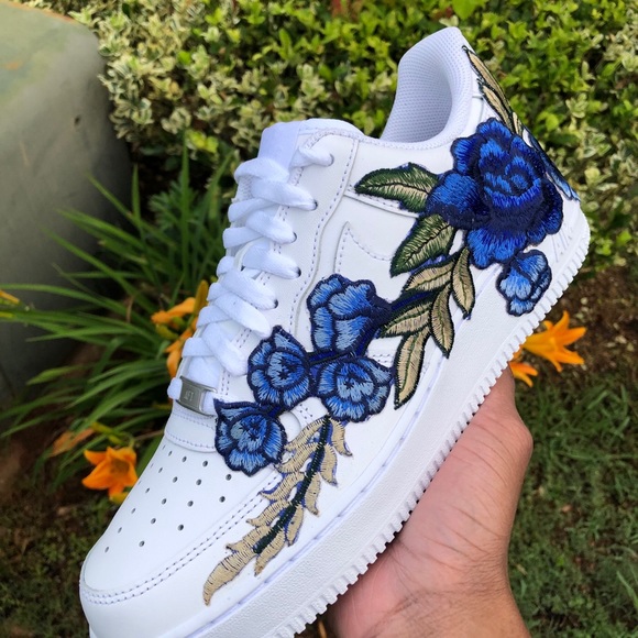 Blue Rose - Picture 3 of 5